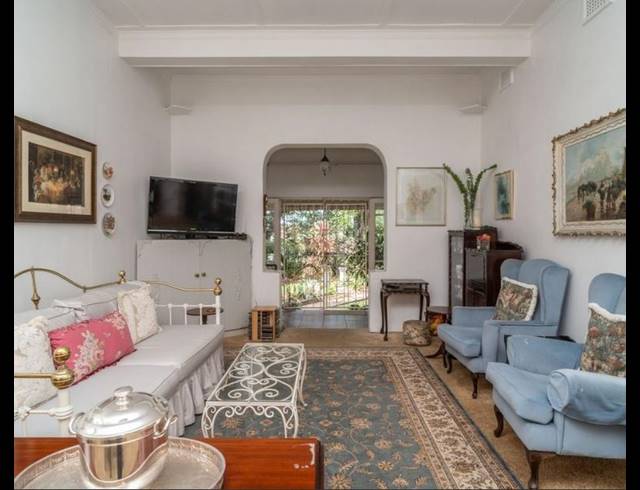 2 BEDROOM APARTMENT FOR SALE IN GLENWOOD